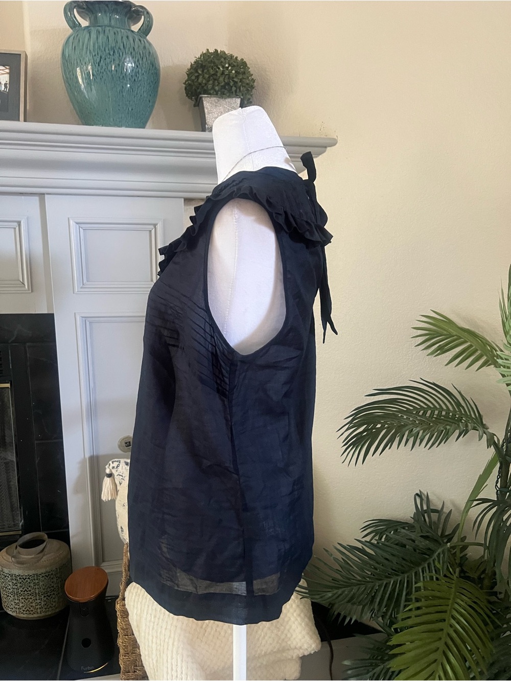 Sisley Navy Ruffle Pintuck Shell Top - Picture 3 of 9